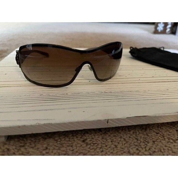 Chanel Sunglasses 4164B Sheid - Picture 9 of 11